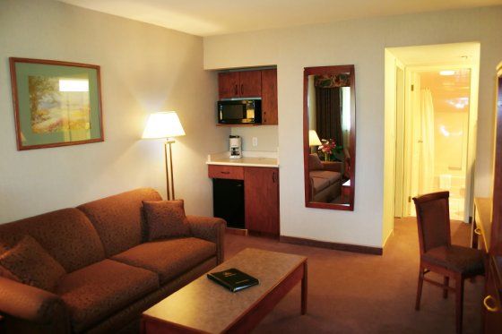Art Infiniti Hotel Pitt Meadows Bilik gambar